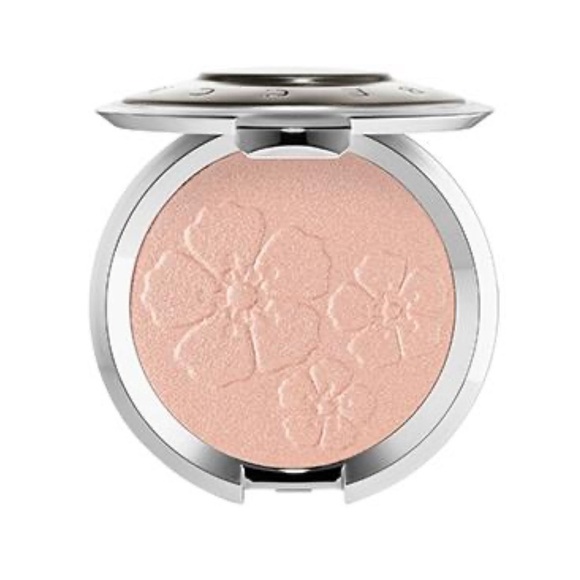 🆕BECCA - Passport to Glow Shimmering Skin Perfector Pressed Powder - Picture 1 of 7